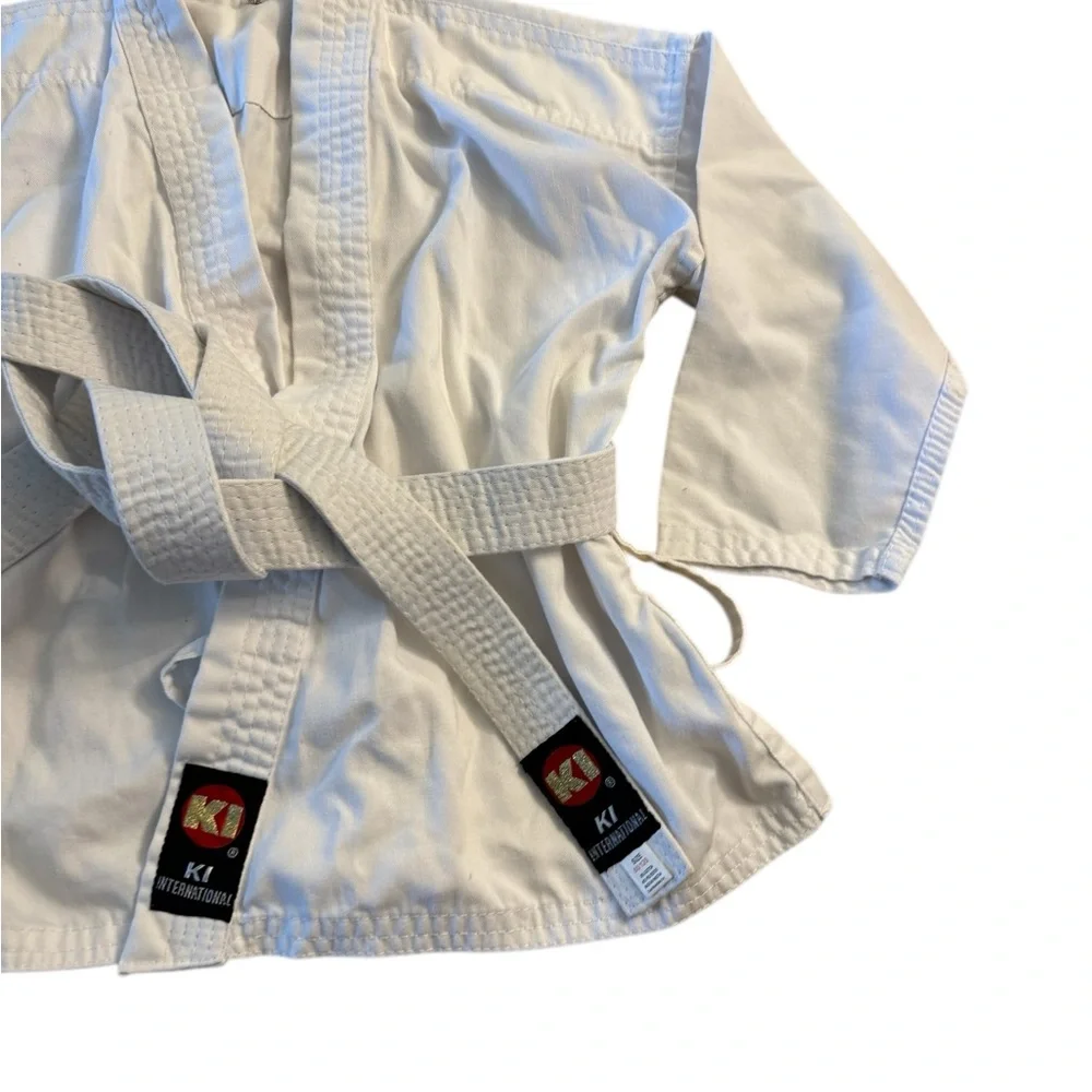 Costume KI International Martial Arts Gi Ages 3-6 White Belt Included